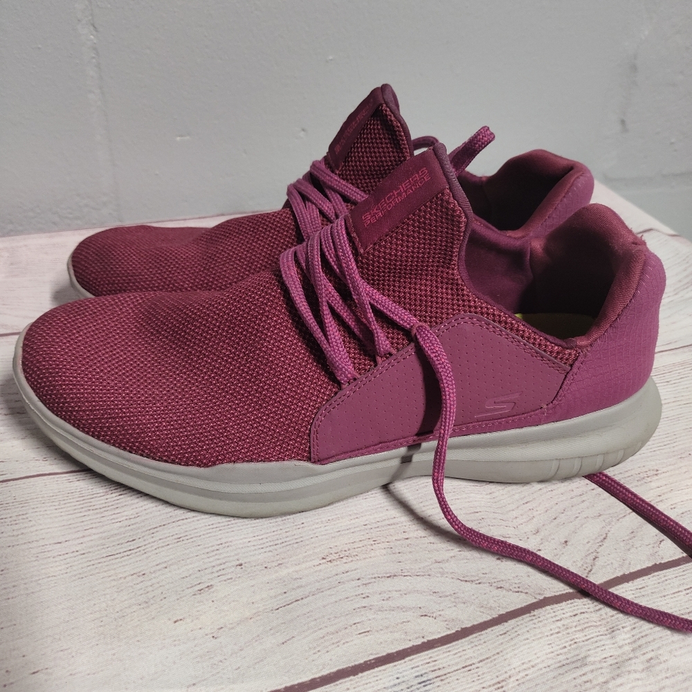 Ladies Skechers Performance Goga Max size 9.5